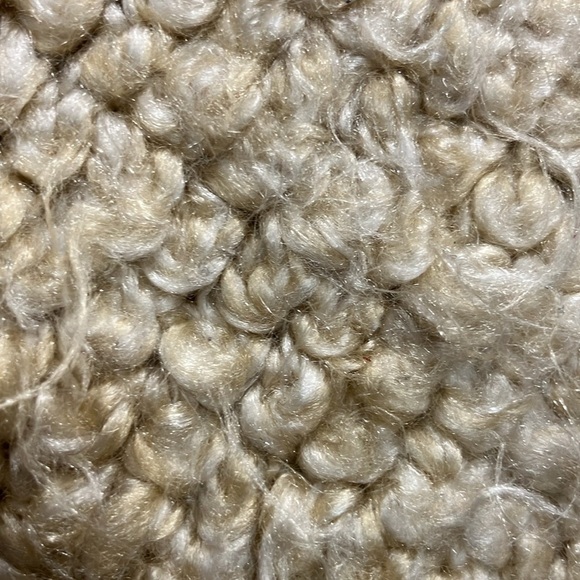 🌈 Fuzzy Pom Pom hat hand knit silk blend - Picture 8 of 8